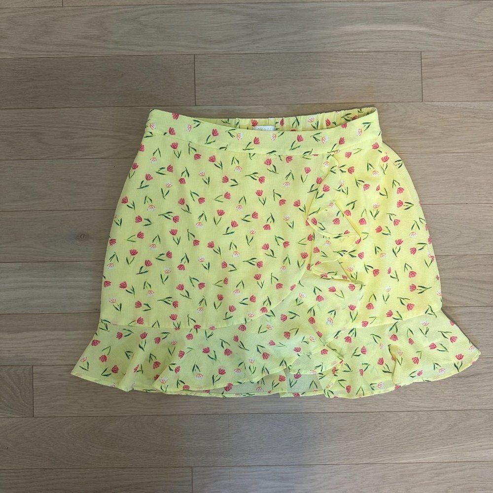 YELLOW RUFFLE MINI SKIRT - Picture 2 of 5